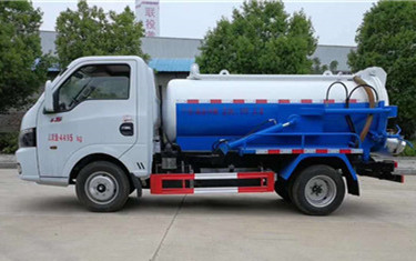 國(guó)六東風(fēng)途逸柴油吸污車(chē)整車(chē)不超2米,是地下車(chē)庫(kù)上上之選